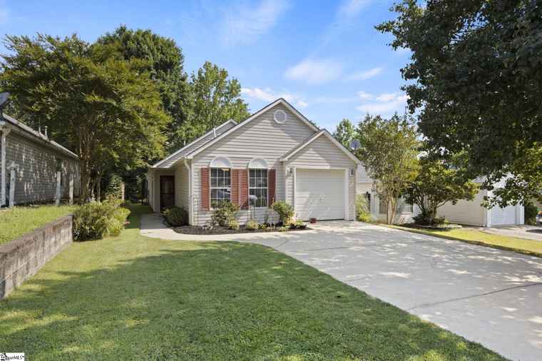 Photo of 17 Lantern Ln Greer, SC 29651