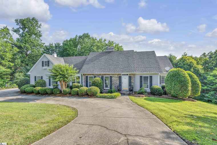Photo of 218 Fairview Dr Greenville, SC 29609