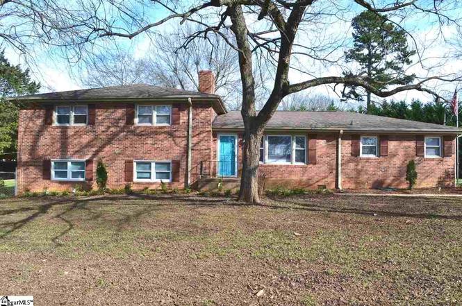 homes for sale in holly tree simpsonville sc
