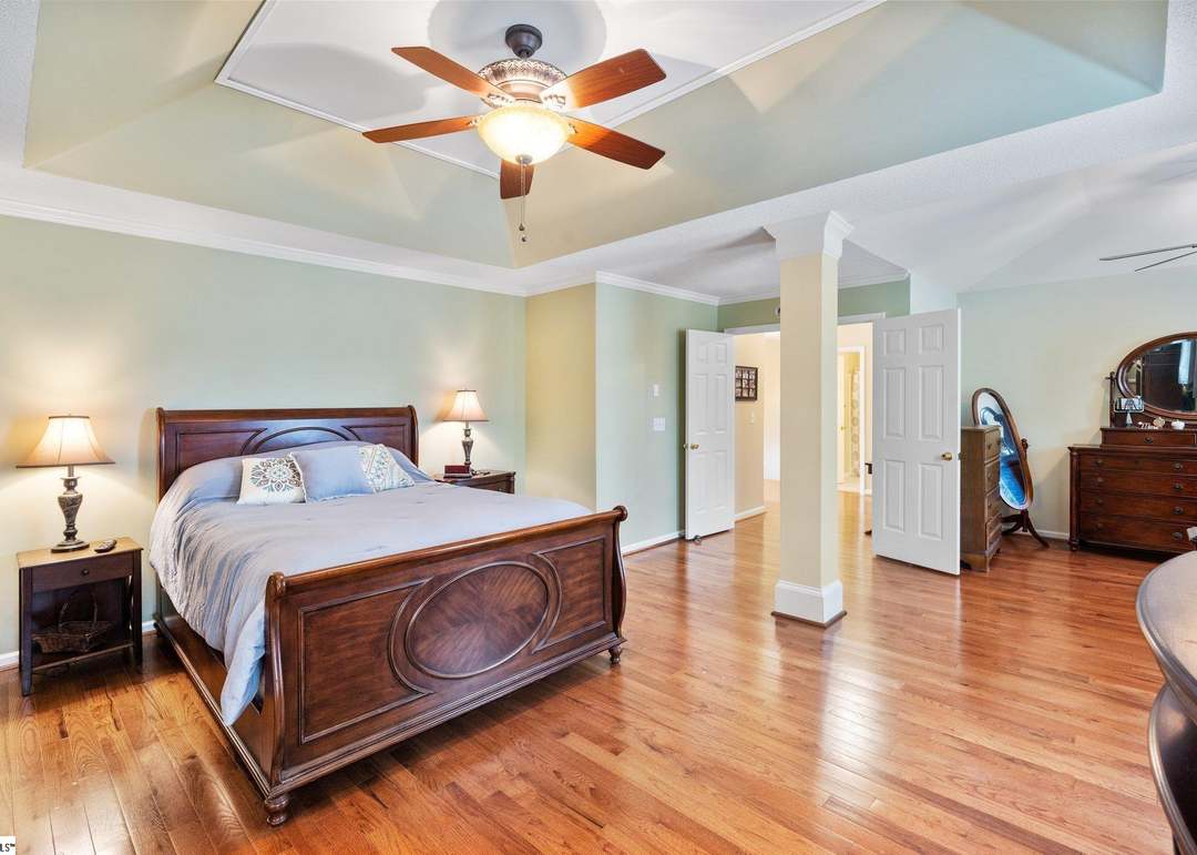 5 Mountain Face Ct, Greenville, SC 29617