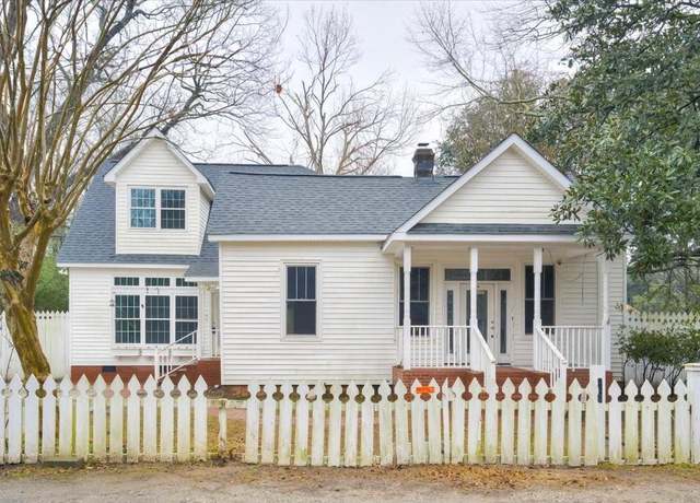 Property at 338 Beaufort St SE, Aiken, SC 29801, 3 beds, 1.5 baths