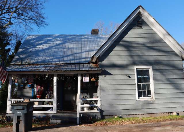 Property at 201 H St, Anderson, SC 29625, 2 beds, 1 bath
