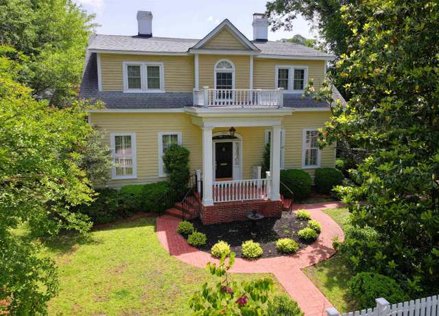 Property at 1802 Lyttleton St, Camden, SC 29020, 5 beds, 3.5 baths