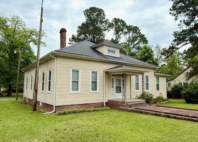 Property at 619 Bridge St, Bamberg, SC 29003, 2 beds, 2 baths