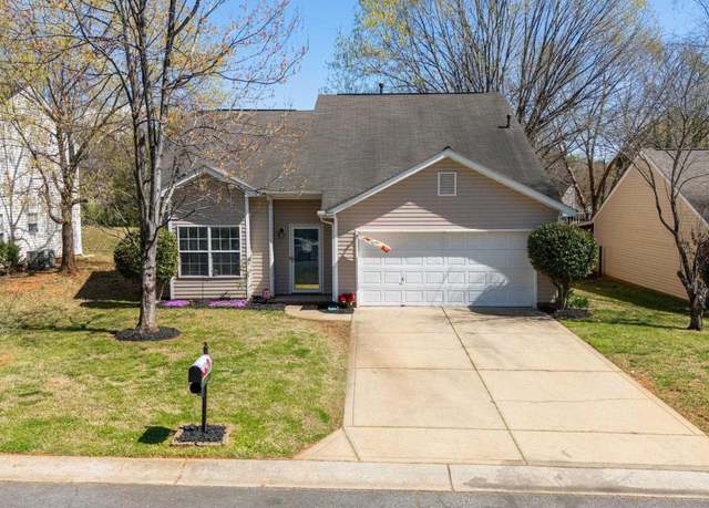 Property at 1032 Valley Forge Dr, Clover, SC 29710, 3 beds, 2.5 baths