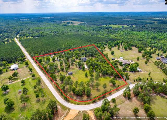 Property at 80 Hound Hollow Rd, Camden, SC 29020, 4 beds, 2.5 baths