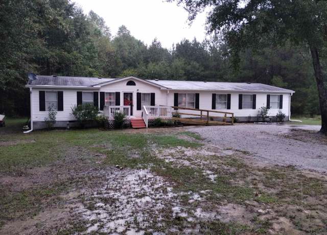 Property at 1048 Seminole Way, Lugoff, SC 29078, 4 beds, 2 baths