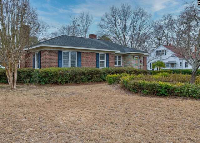 Property at 701 Elmore St, Camden, SC 29020, 3 beds, 1.5 baths
