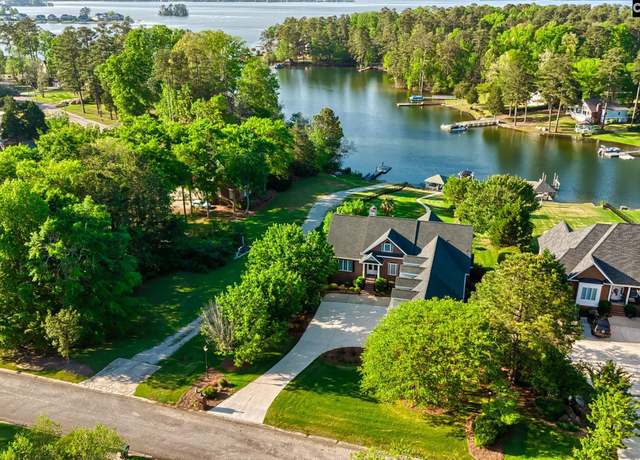 Property at 209 Mariannas Ct, Lexington, SC 29072, 5 beds, 5.5 baths