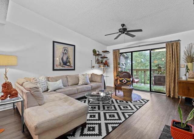 Property at 134 Edgewater Ln, West Columbia, SC 29169, 2 beds, 2 baths
