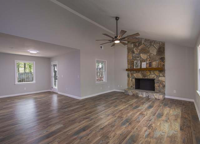 Property at 17 Sweet Branch Ct, Columbia, SC 29212, 5 beds, 3 baths