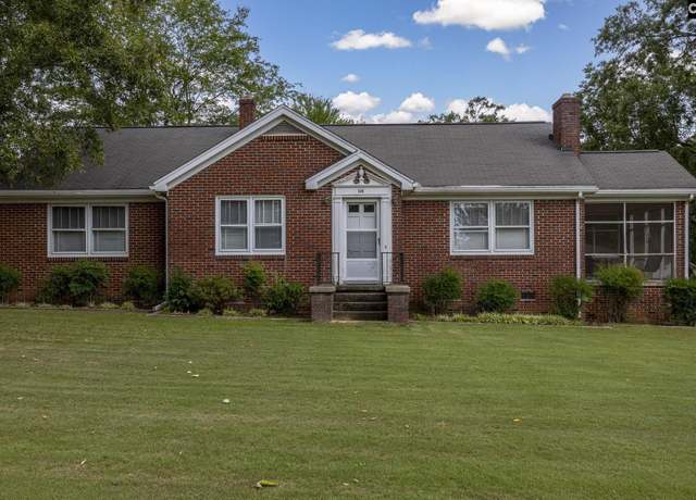 Property at 114 Hazel St, Saluda, SC 29138, 3 beds, 1.5 baths