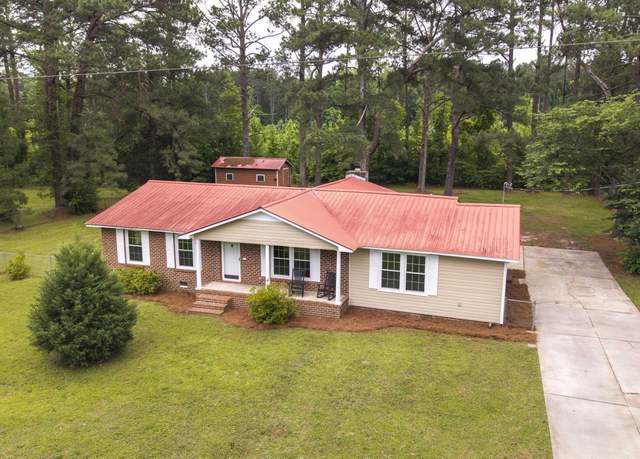 Property at 137 Wingate St, Darlington, SC 29532, 3 beds, 2.5 baths
