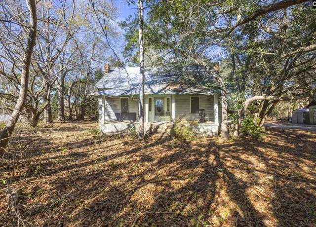 Property at 1015 Old Belleville Rd, St. Matthews, SC 29135, 3 beds, 1 bath