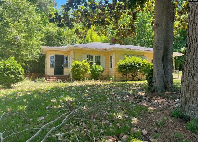 Property at 422 Blossom St, Batesburg, SC 29006, 4 beds, 2 baths