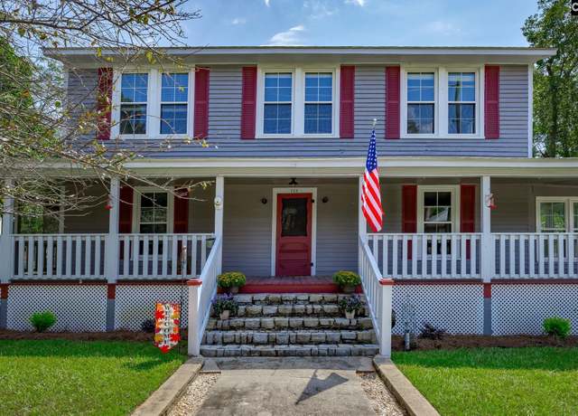 Property at 722 Boundary St, Newberry, SC 29108, 4 beds, 2 baths