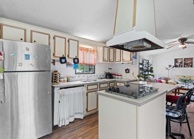 Property at 108 Linde Ln, Lugoff, SC 29078, 2 beds, 2 baths