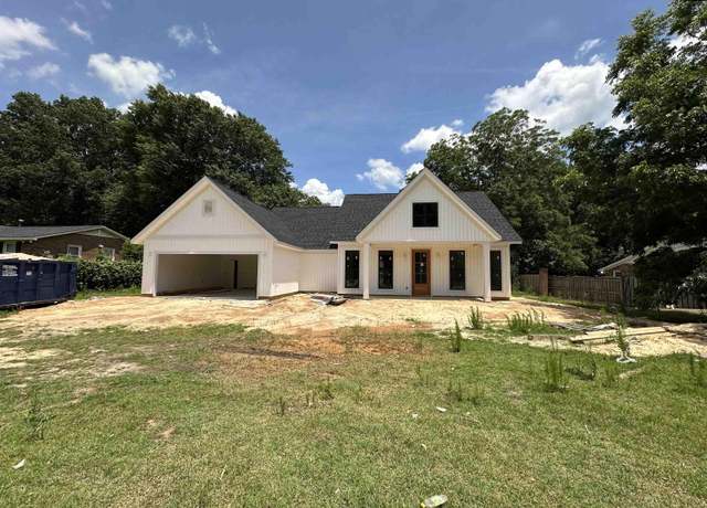 Property at 802 Veterans Rd, Columbia, SC 29209, 3 beds, 2 baths
