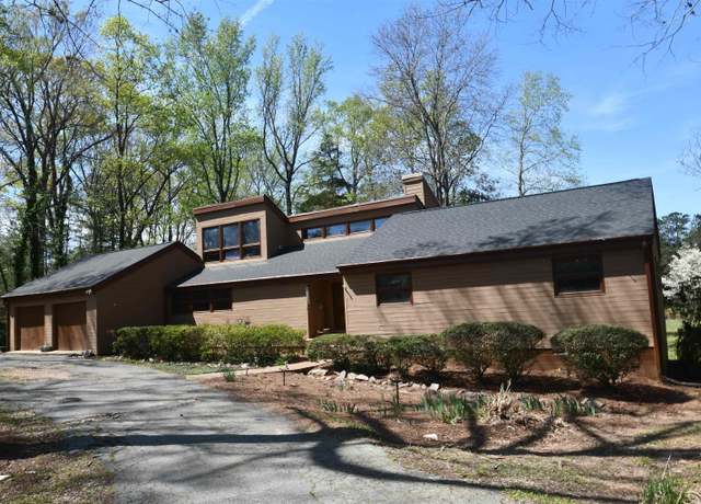 Property at 121 Shady Ln, Newberry, SC 29108, 3 beds, 2 baths