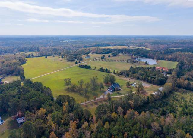Property at 212 Hammond Rd, Greenwood, SC 29646, 5 beds, 5 baths