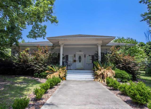 Property at 1700 Broad St, Camden, SC 29020, 4 beds, 3 baths