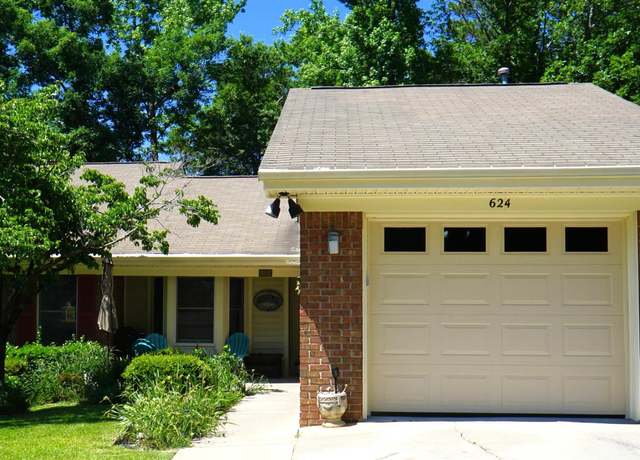 Property at 624 Ashwood Cir, West Columbia, SC 29169, 3 beds, 2 baths