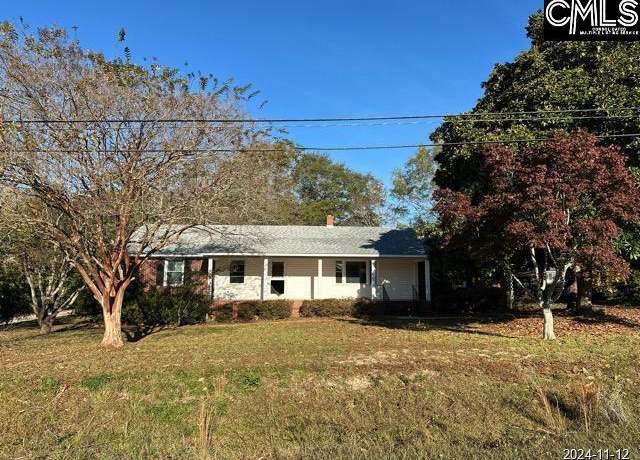 Property at 301 Winston Ave, Bennettsville, SC 29512-0000, 3 beds, 2.5 baths