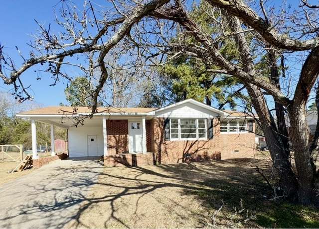 Property at 925 Mitchell Dr, Camden, SC 29020, 3 beds, 1 bath