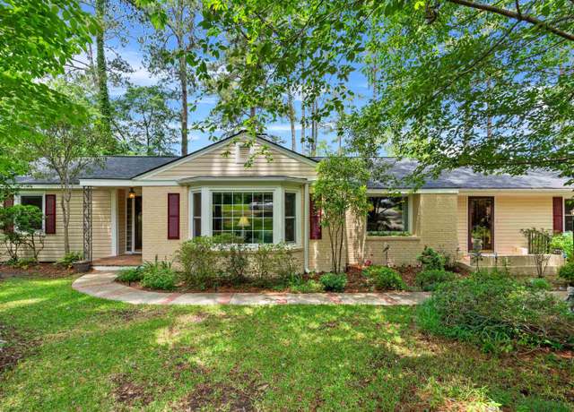 Property at 4833 Circle Dr, Columbia, SC 29206-1157, 4 beds, 2 baths