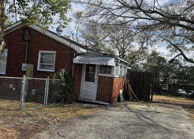 Property at 3827 Augusta Rd, West Columbia, SC 29170, 2 beds, 1 bath