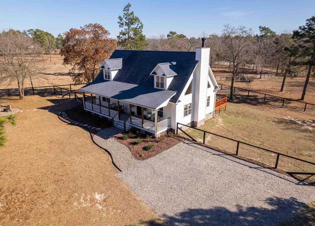 Property at 81 Hound Hollow Rd, Camden, SC 29020, 3 beds, 2.5 baths