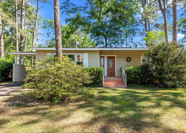 Property at 5 Robin Hood Ct, Columbia, SC 29205, 3 beds, 2 baths