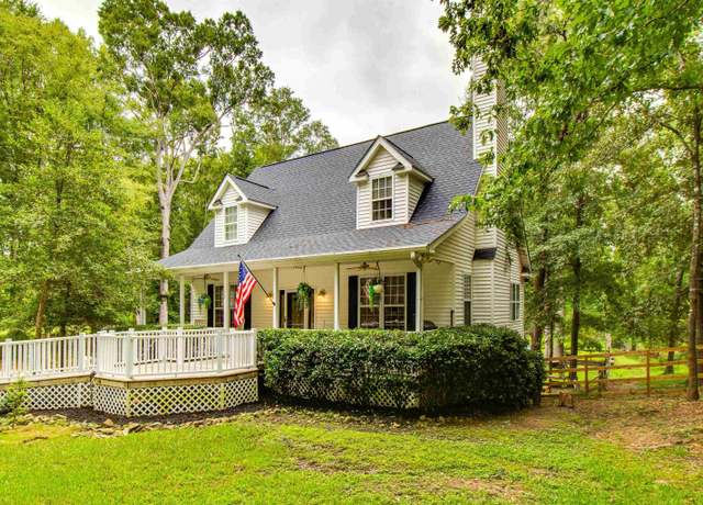 Property at 18 Willow Trail Ct, Irmo, SC 29063, 5 beds, 4 baths