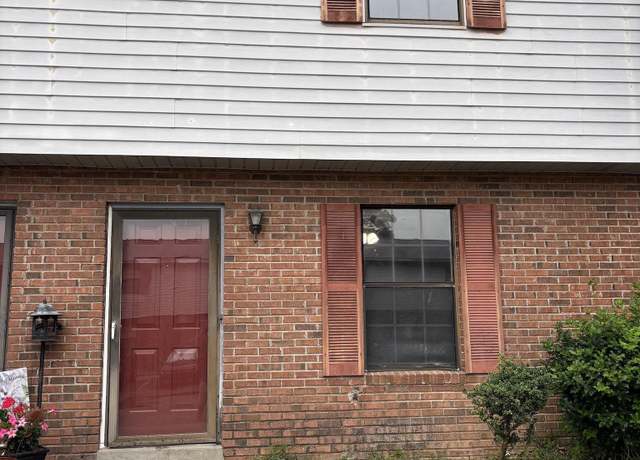 Property at 6 Bradley Ct Unit B, Cayce, SC 29033, 2 beds, 1.5 baths