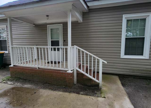 Property at 337 Mill St, Batesburg, SC 29006-1638, 2 beds, 2 baths