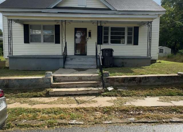 Property at 323 Caldwell St, Newberry, SC 29108, 3 beds, 2 baths