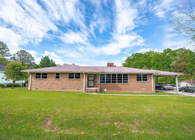 Property at 413 Drayton St, Newberry, SC 29108-4211, 4 beds, 2 baths