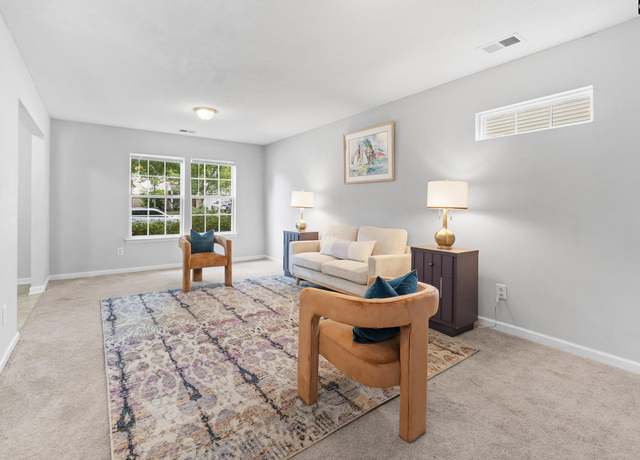 Property at 516 Silver Spoon Ln, Elgin, SC 29045, 4 beds, 2.5 baths