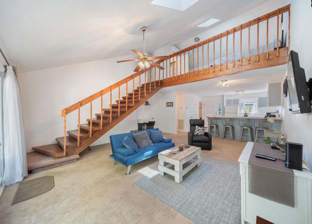 Property at 1058 Golf Villa Way, Summerton, SC 29148, 2 beds, 2 baths