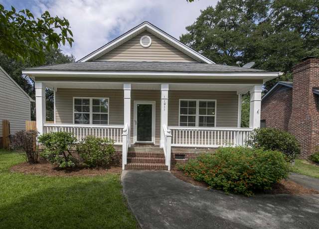 Property at 1011 Chevis St, Columbia, SC 29205, 3 beds, 2 baths