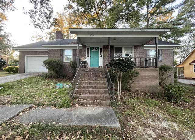 Property at 209 Summerhill Dr, Columbia, SC 29203, 3 beds, 2 baths