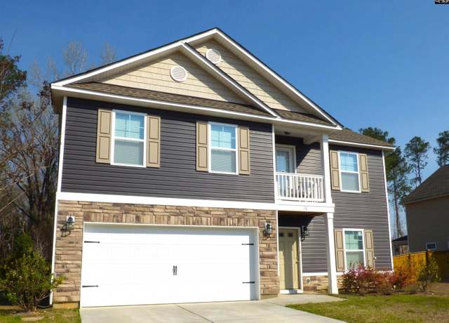 Property at 10 High Point Dr, Camden, SC 29020, 4 beds, 2.5 baths