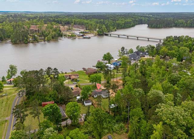 Property at 279 Lakewood Dr, Prosperity, SC 29127, 3 beds, 2 baths