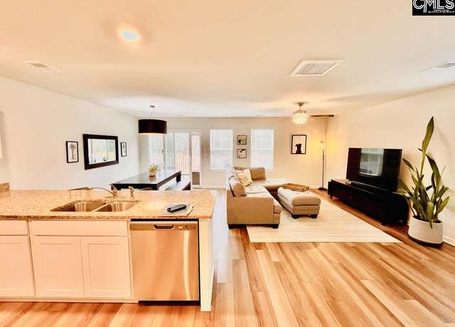 Property at 126 Kings Parish Ct, Columbia, SC 29209, 3 beds, 2.5 baths