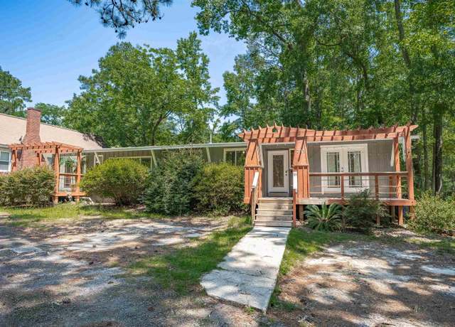 Property at 711 Sunset Dr, Columbia, SC 29203, 3 beds, 2 baths