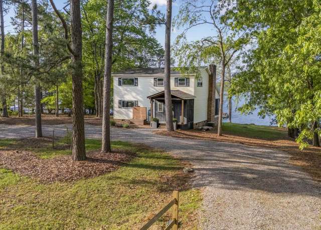 Property at 2105 Lakeshore Rd, Camden, SC 29020, 3 beds, 2.5 baths
