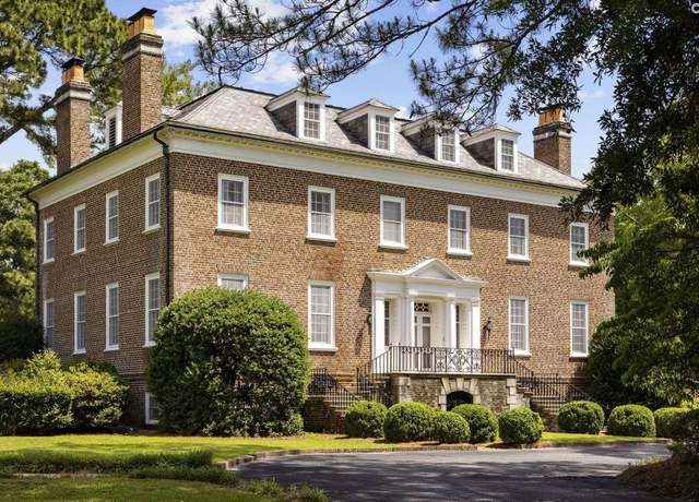 Property at 1100 W Carolina Ave, Hartsville, SC 29550, 8 beds, 4.5 baths