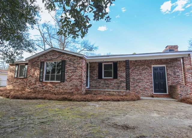 Property at 522 Gary St, Camden, SC 29020-0000, 3 beds, 1 bath