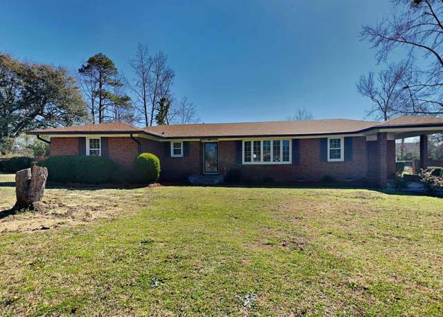 Property at 711 Hampton Dr, Orangeburg, SC 29118, 3 beds, 2 baths