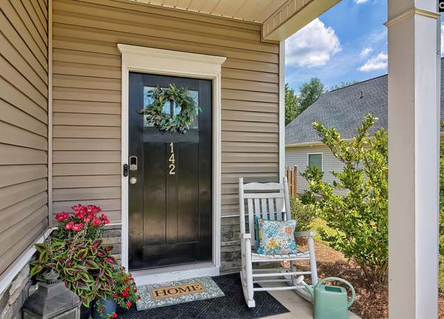 Property at 142 Summer Orchard Dr, Lexington, SC 29072, 3 beds, 2.5 baths
